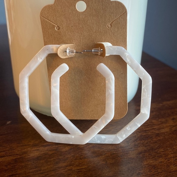 Pearlescent Geometric Hoops - Picture 3 of 9